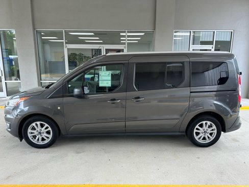 Certified 2019 Ford Transit Connect XLT FWD image 5