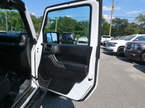 Used 2015 Jeep Wrangler Unlimited Sport w/ Quick Order Package 24S AWD/4WD image 20