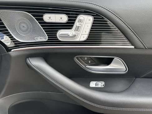 Certified 2025 Mercedes-Benz GLS 580 4MATIC image 16
