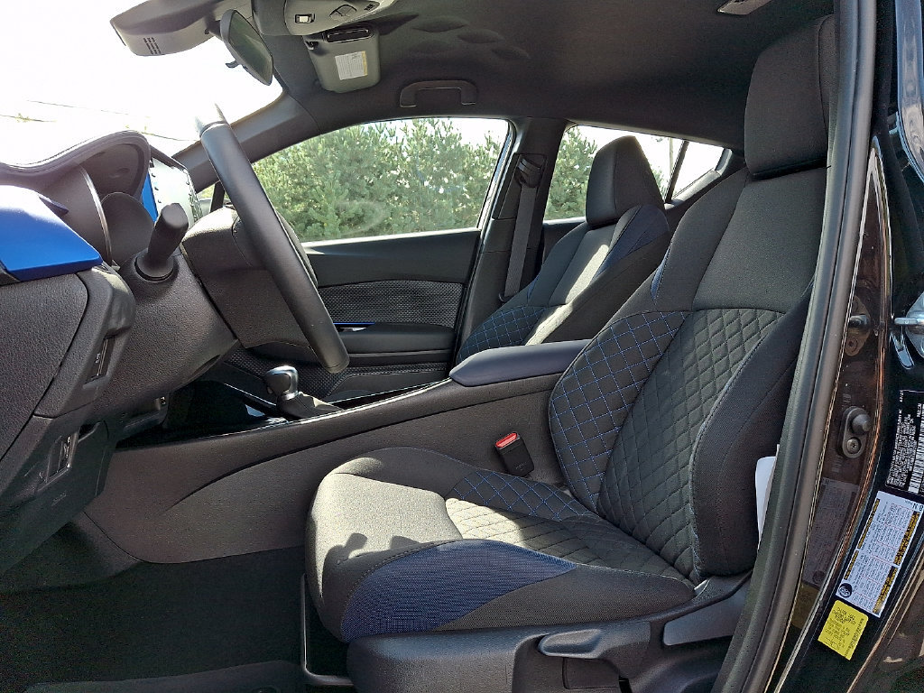 Used 2021 Toyota C-HR XLE FWD image 15