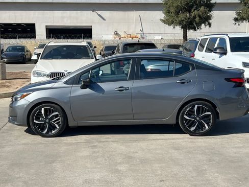 Used 2025 Nissan Versa SR FWD image 6