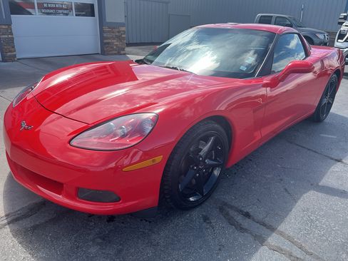 Used 2013 Chevrolet Corvette Coupe image 2