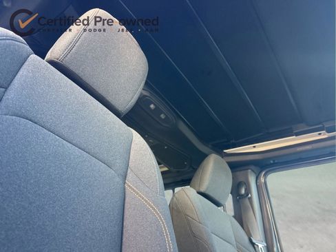 Certified 2025 Jeep Wrangler Unlimited Sahara w/ Safety Group AWD/4WD image 18