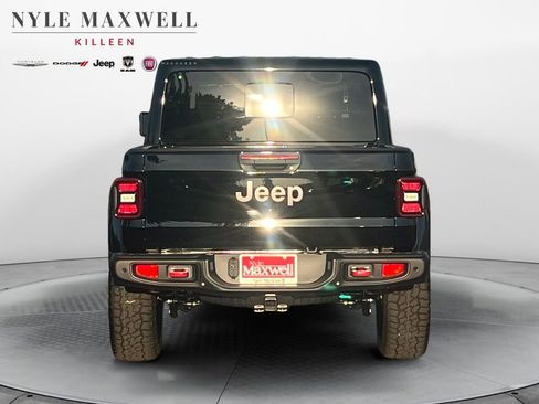 New 2025 Jeep Gladiator Rubicon AWD/4WD image 15
