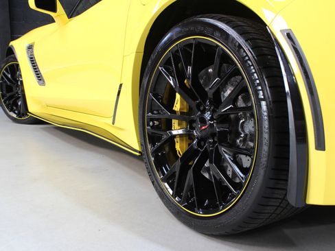 Used 2016 Chevrolet Corvette Z06 w/ 3LZ Preferred Equipment Group image 26