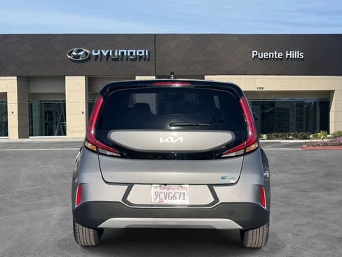 Used 2023 Kia Soul EX image 5