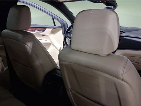 Used 2018 Cadillac XT5 Luxury w/ Driver Awareness Package image 16