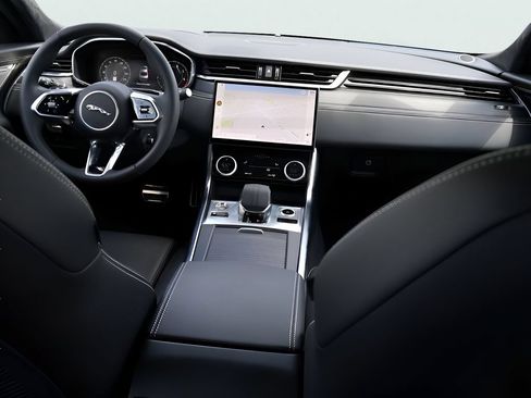 Used 2024 Jaguar XF R-Dynamic SE AWD/4WD image 13