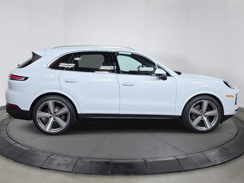 Certified 2025 Porsche Cayenne image 8