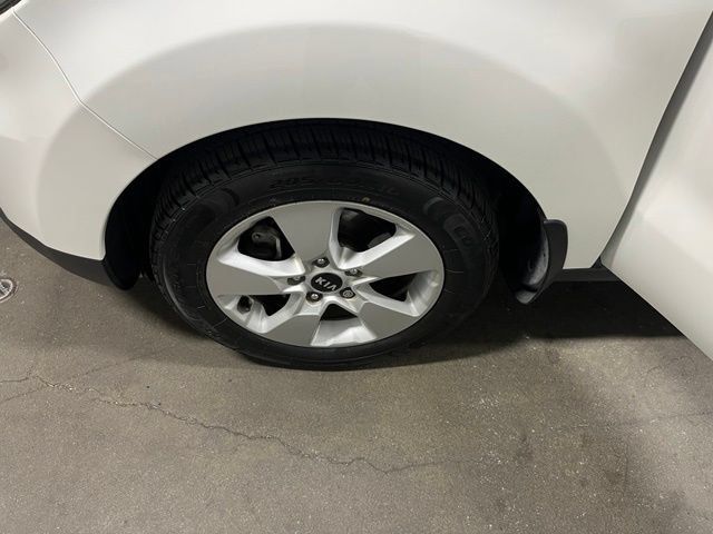 Used 2019 Kia Soul FWD image 31