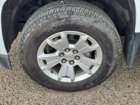 Used 2016 Chevrolet Colorado LT w/ LT Convenience Package image 16