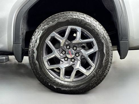 New 2026 GMC Sierra 1500 SLT AWD/4WD image 32