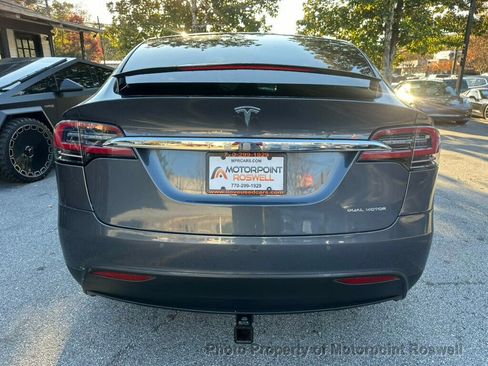 Used 2019 Tesla Model X image 8