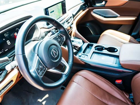 Used 2025 Acura MDX SH-AWD w/ Technology Package image 5