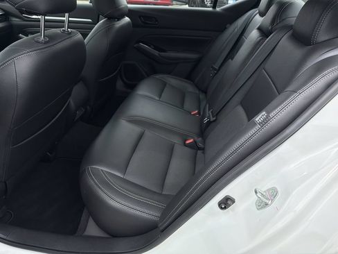 Used 2023 Nissan Altima 2.5 SV w/ SV Premium Package FWD image 18
