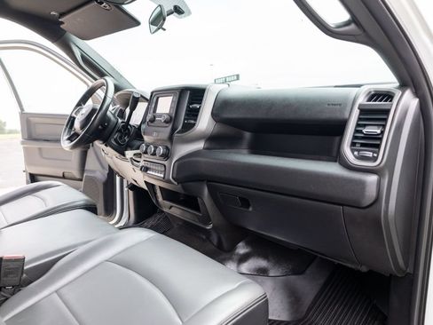 Used 2022 RAM 2500 Tradesman w/ Chrome Appearance Group RWD image 14