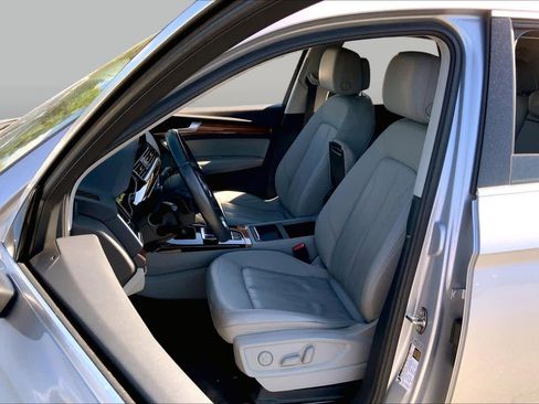 Used 2021 Audi Q5 2.0T Premium w/ Convenience Package AWD/4WD image 8