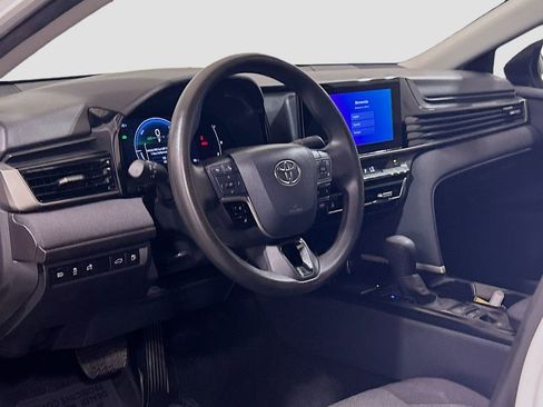 Used 2025 Toyota Camry LE w/ Convenience Package FWD image 6