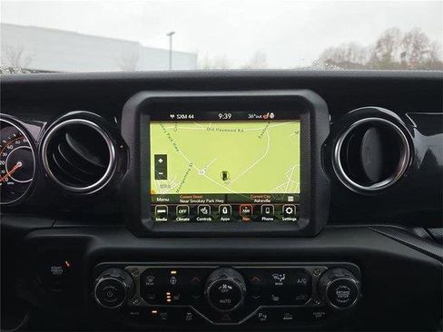 Used 2023 Jeep Wrangler Unlimited Rubicon 392 AWD/4WD image 27