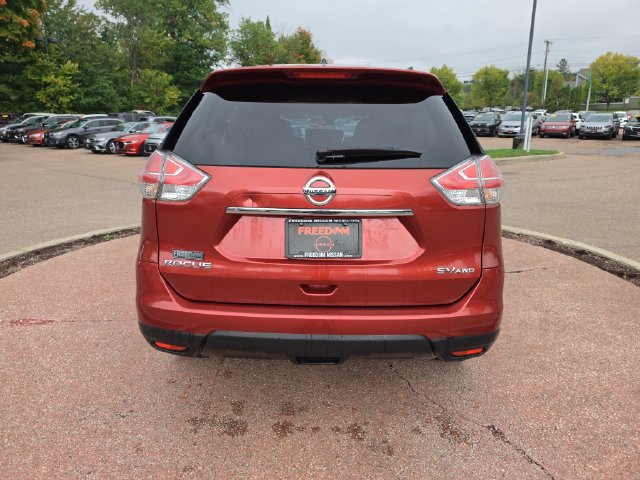 Used 2016 Nissan Rogue SV AWD/4WD image 4