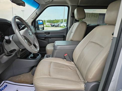 Used 2021 Nissan NV 3500 SL RWD image 22