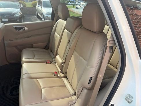Used 2018 Nissan Pathfinder Platinum w/ Cargo Package AWD/4WD image 8