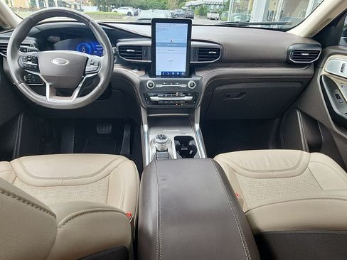 Used 2020 Ford Explorer Platinum w/ Premium Technology Package AWD/4WD image 21