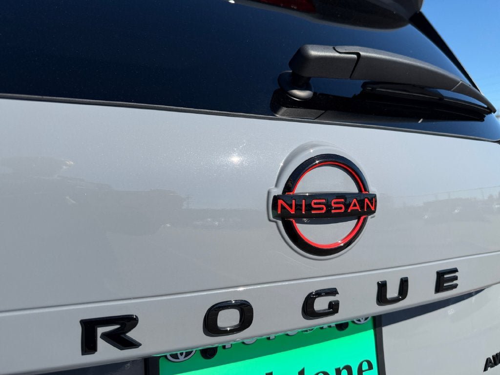 Used 2025 Nissan Rogue SV w/ Rock Creek Premium Package AWD/4WD image 34