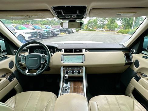 Used 2017 Land Rover Range Rover Sport HSE AWD/4WD image 3