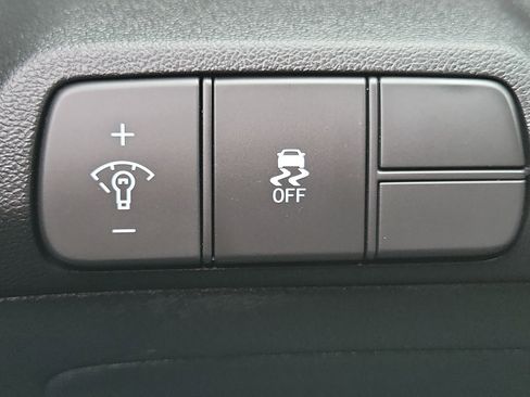 Certified 2025 Hyundai Elantra Sport FWD image 19