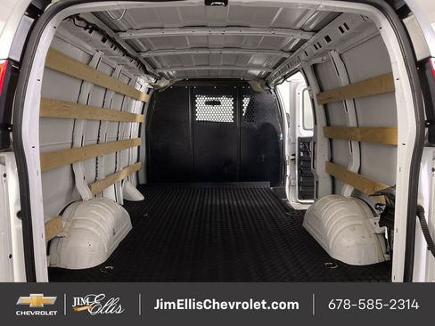 Certified 2023 GMC Savana 2500 w/ Driver Convenience Package image 22