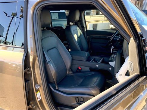 Used 2023 Land Rover Defender 110 S image 7