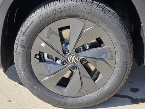 New 2026 Volkswagen Taos S FWD image 8