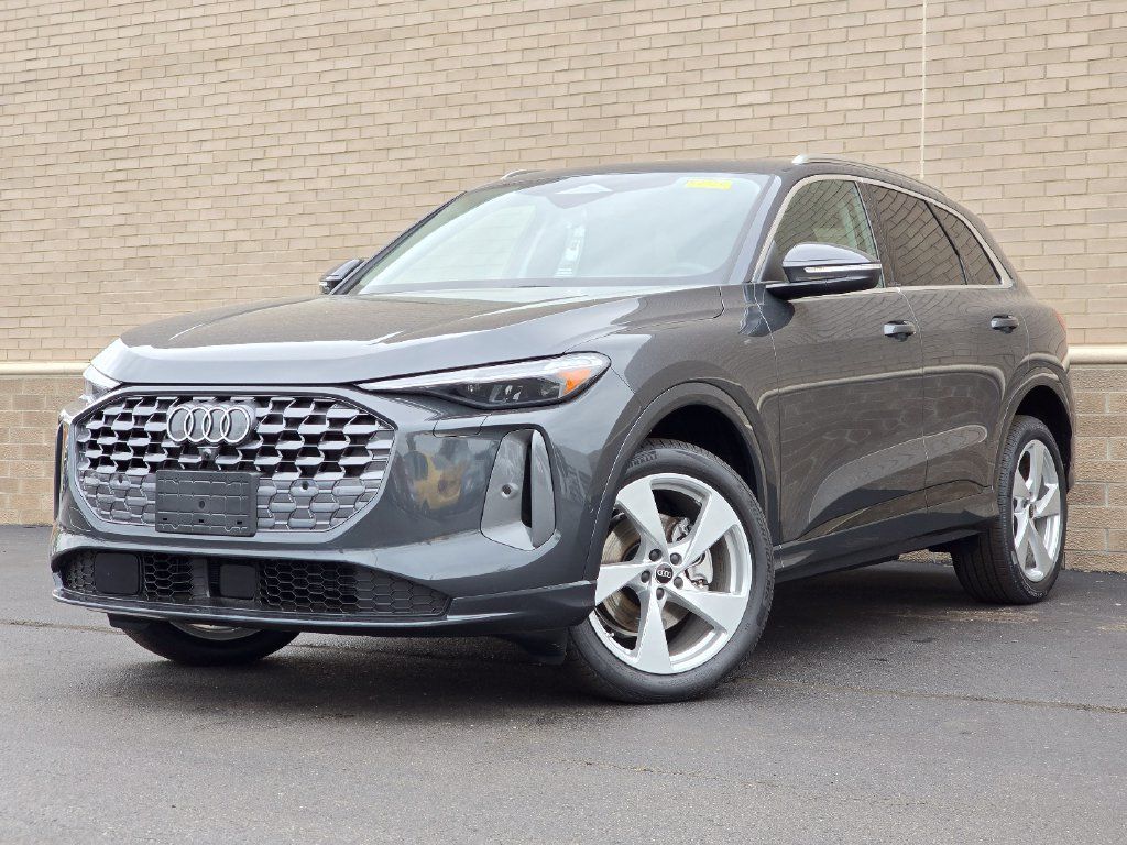 Certified 2025 Audi Q5 Premium Plus w/ Premium Plus AWD/4WD image 1
