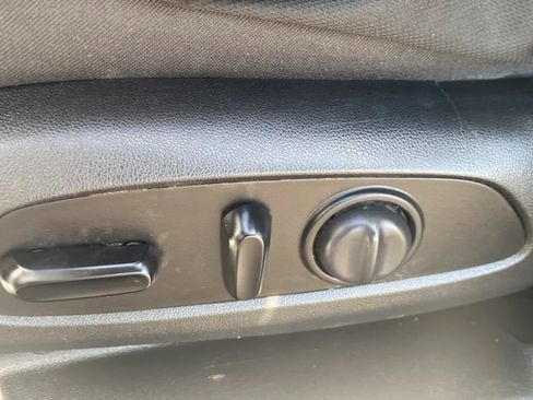 Used 2020 Chevrolet Equinox LS w/ LS Convenience Package FWD image 18
