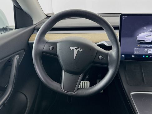 Used 2022 Tesla Model Y Performance image 16