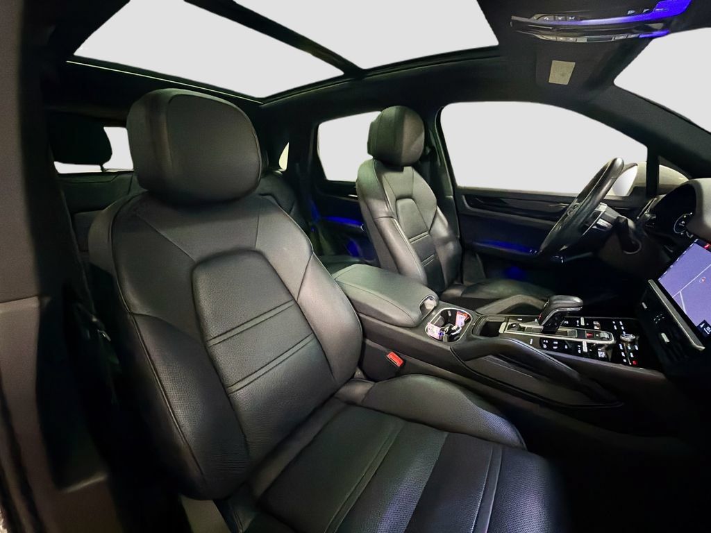 Certified 2020 Porsche Cayenne AWD/4WD image 30