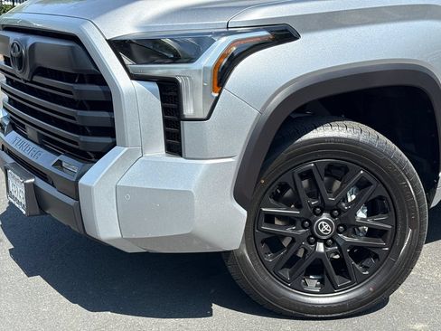Used 2025 Toyota Tundra Limited AWD/4WD image 3