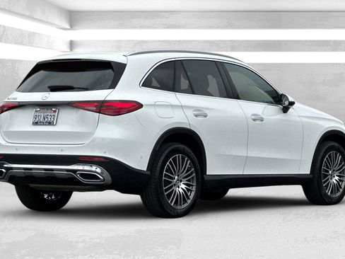 Certified 2025 Mercedes-Benz GLC 300 image 4