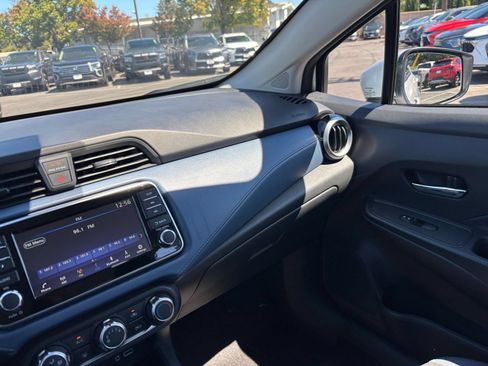Used 2025 Nissan Versa SV FWD image 32