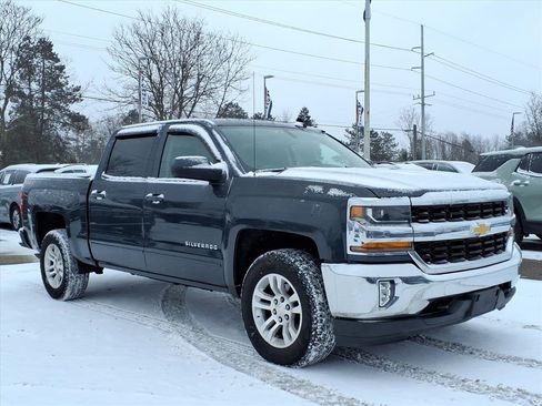 Used 2018 Chevrolet Silverado 1500 LT w/ All Star Edition image 3