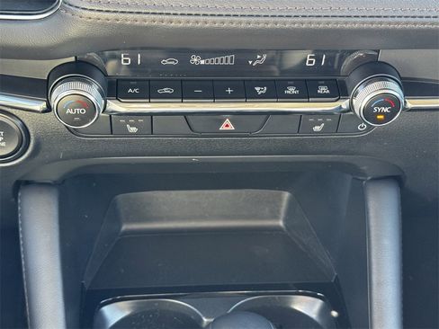 Used 2024 MAZDA MAZDA3 s image 21