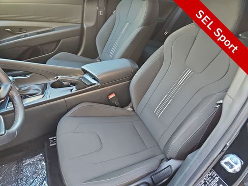 Used 2025 Hyundai Elantra Sport FWD image 15
