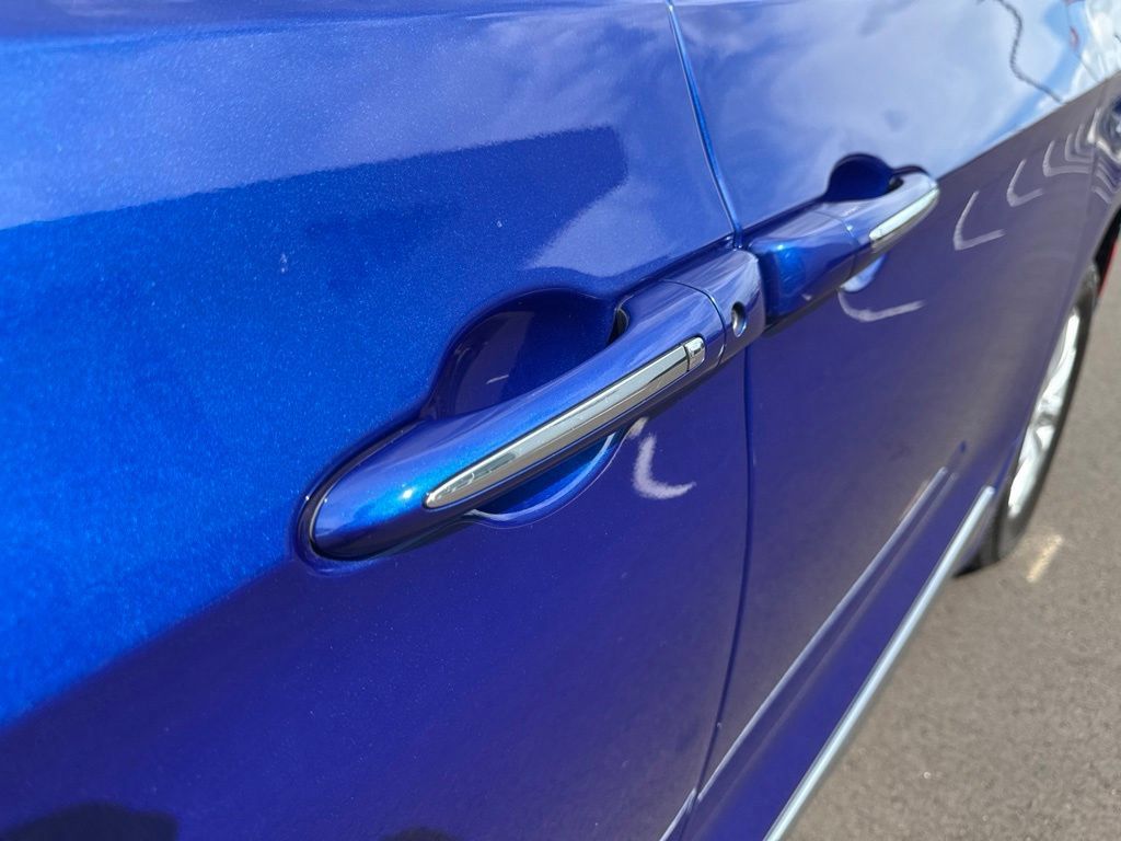 Used 2019 Chrysler Pacifica Touring-L FWD image 11