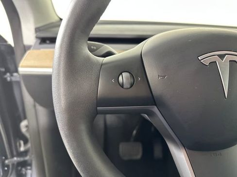Used 2023 Tesla Model Y Long Range image 15