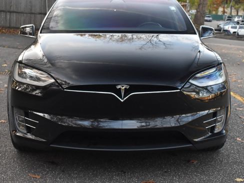 Used 2018 Tesla Model X 75D image 38