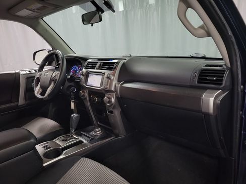 Used 2017 Toyota 4Runner SR5 AWD/4WD image 28