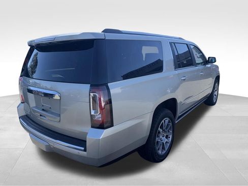 Used 2016 GMC Yukon XL Denali image 5
