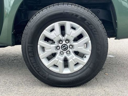 Used 2022 Nissan Frontier SV w/ Technology Package image 11