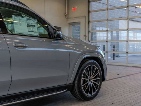 Used 2026 Mercedes-Benz GLS 450 4MATIC image 30